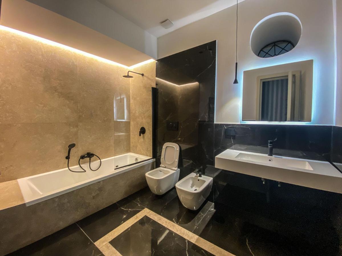 Arthouse Lady Marys Tribunali Luxury Suite Neapel Exteriör bild